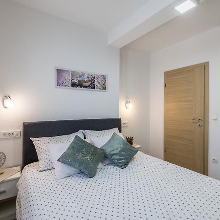 Apart Sa Terasom 250M Od Plaze,Parking,Wi Fi,Rostilj Trogir Dış mekan fotoğraf
