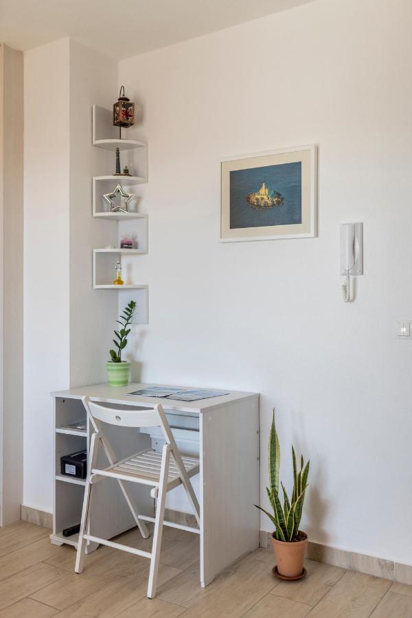 Apart Sa Terasom 250M Od Plaze,Parking,Wi Fi,Rostilj Trogir Dış mekan fotoğraf