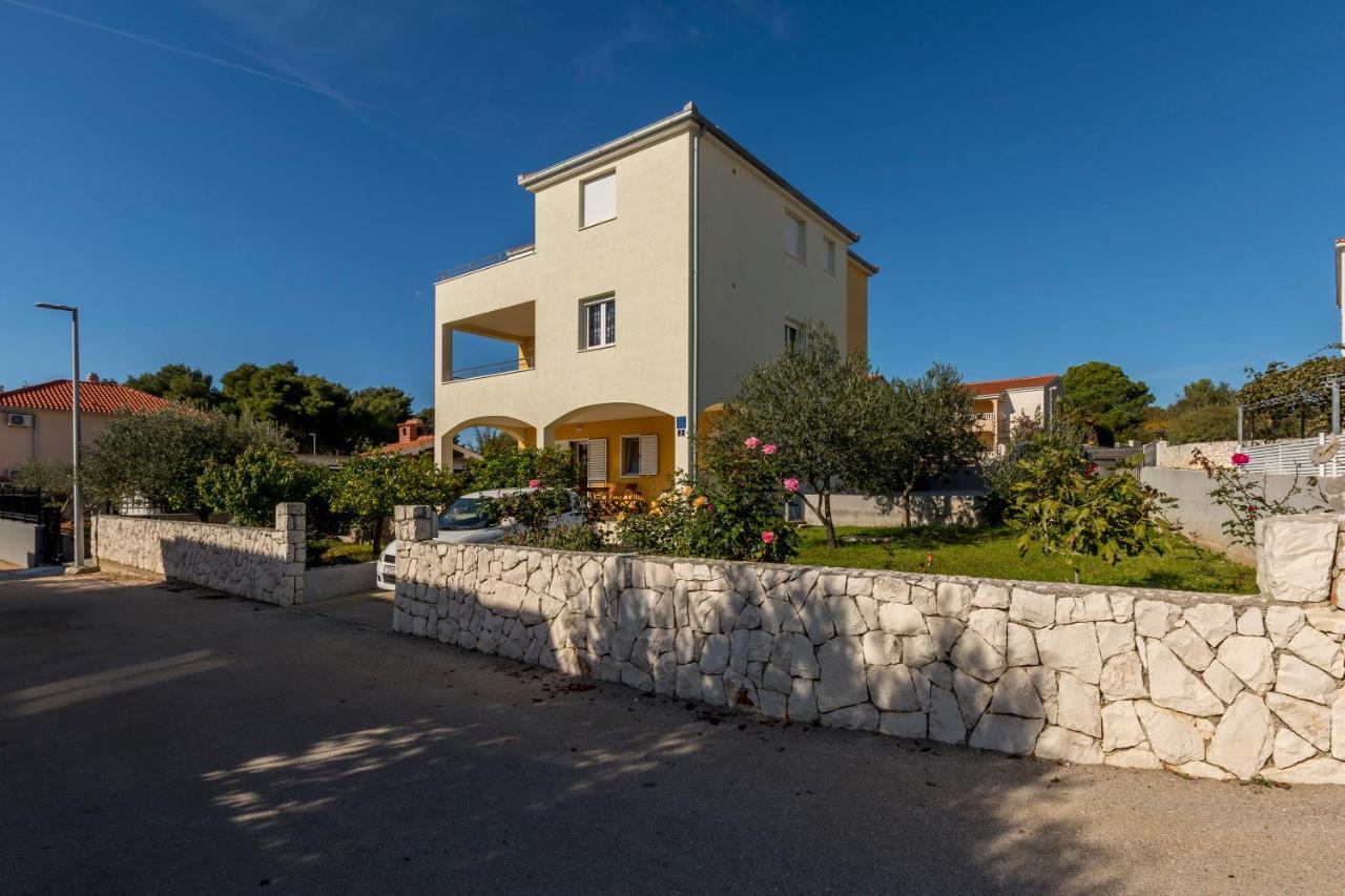 Apart Sa Terasom 250M Od Plaze,Parking,Wi Fi,Rostilj Trogir Dış mekan fotoğraf