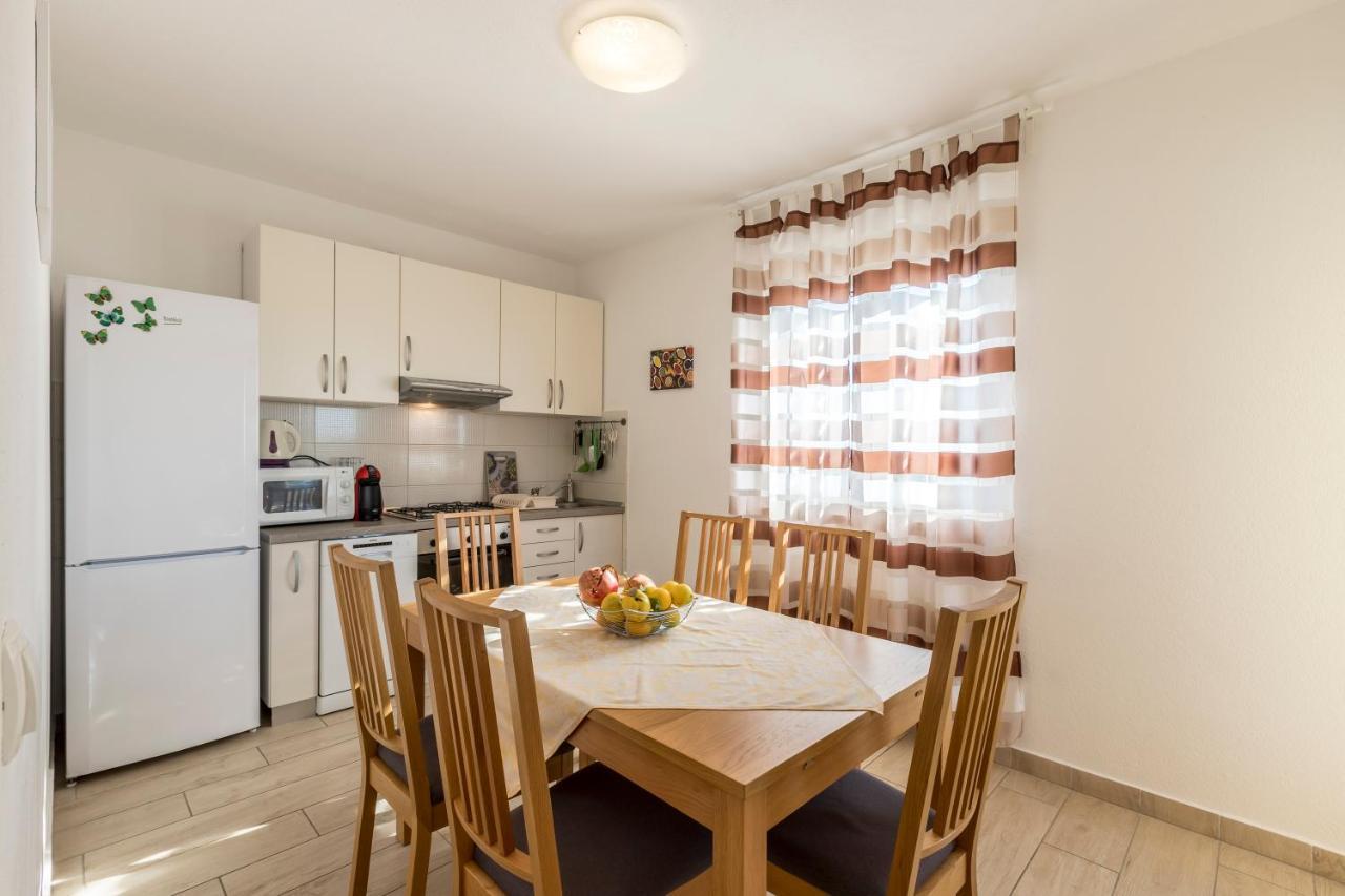 Apart Sa Terasom 250M Od Plaze,Parking,Wi Fi,Rostilj Trogir Dış mekan fotoğraf