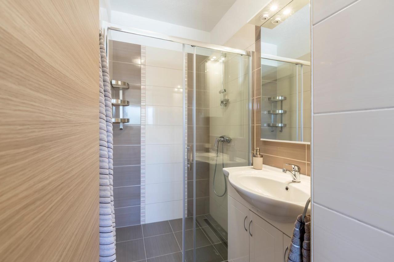 Apart Sa Terasom 250M Od Plaze,Parking,Wi Fi,Rostilj Trogir Dış mekan fotoğraf
