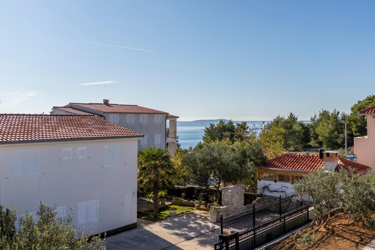 Apart Sa Terasom 250M Od Plaze,Parking,Wi Fi,Rostilj Trogir Dış mekan fotoğraf