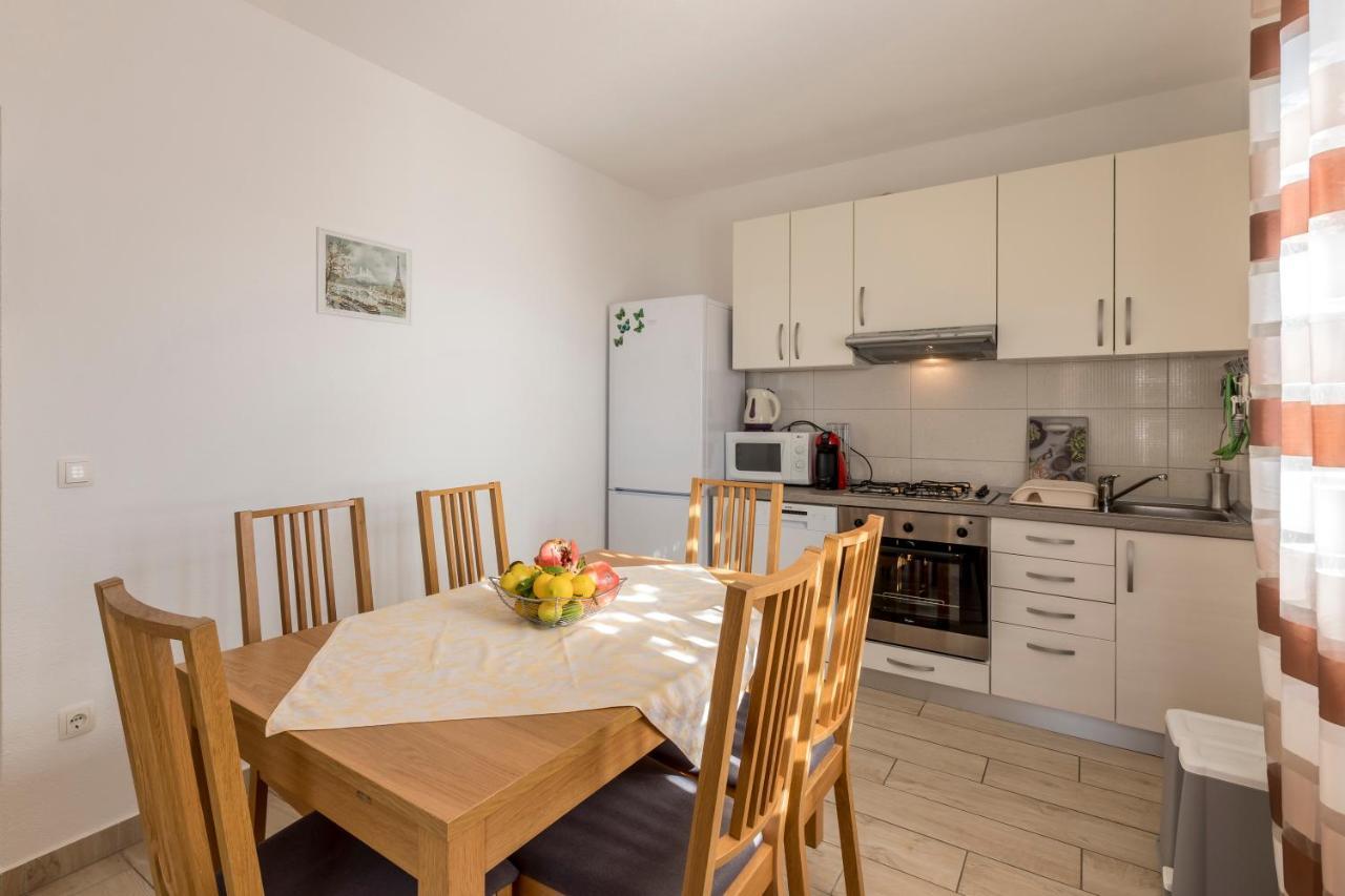 Apart Sa Terasom 250M Od Plaze,Parking,Wi Fi,Rostilj Trogir Dış mekan fotoğraf