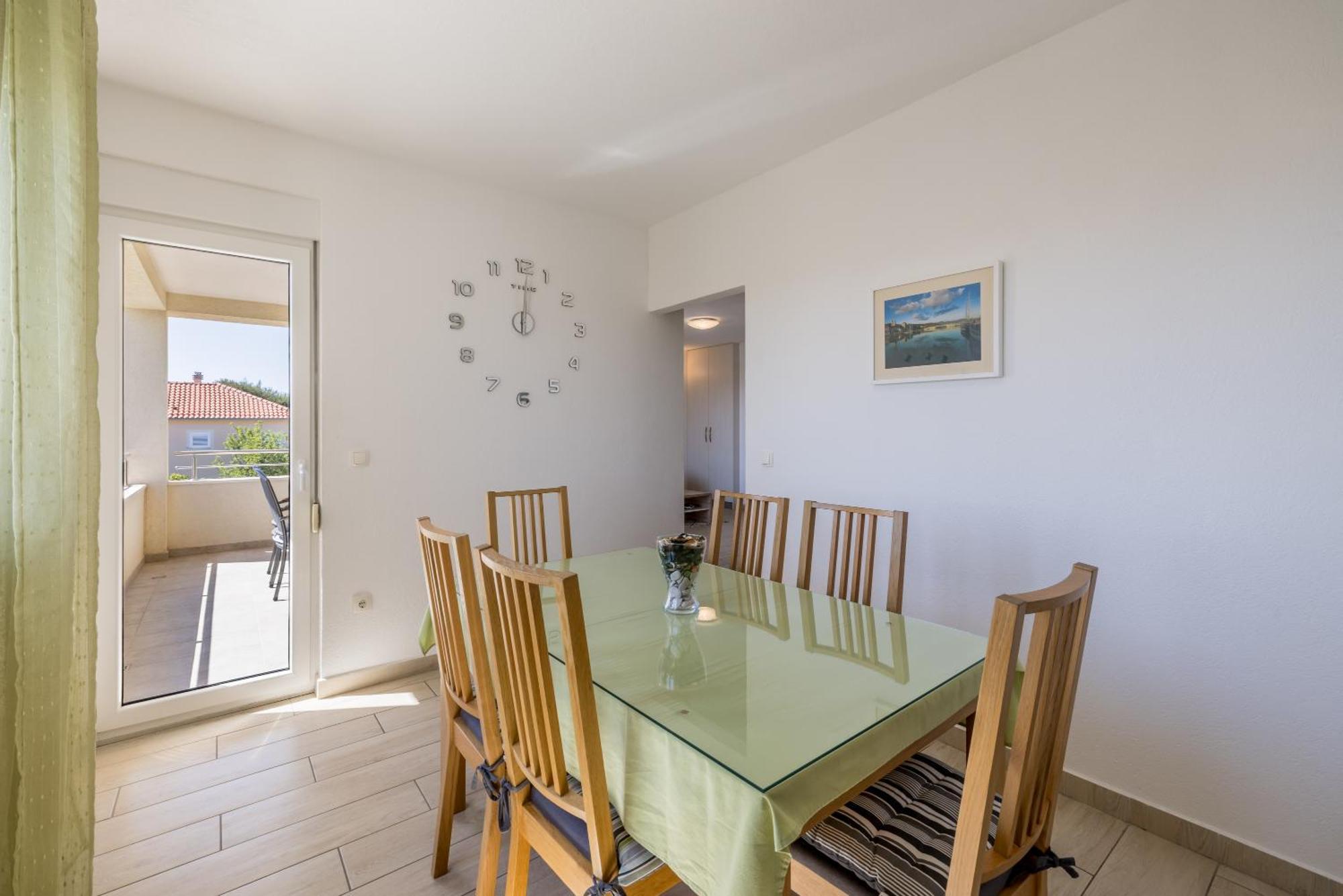 Apart Sa Terasom 250M Od Plaze,Parking,Wi Fi,Rostilj Trogir Dış mekan fotoğraf