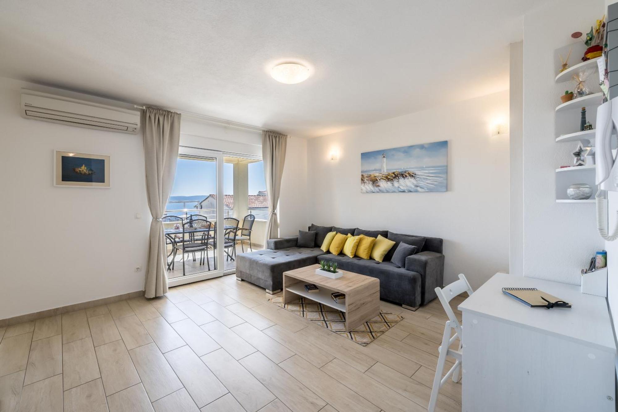 Apart Sa Terasom 250M Od Plaze,Parking,Wi Fi,Rostilj Trogir Dış mekan fotoğraf