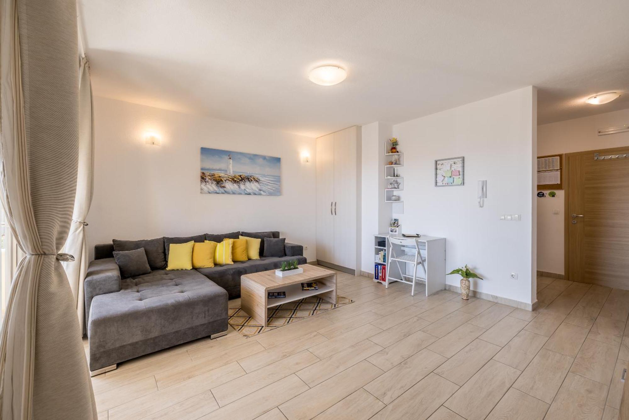 Apart Sa Terasom 250M Od Plaze,Parking,Wi Fi,Rostilj Trogir Dış mekan fotoğraf